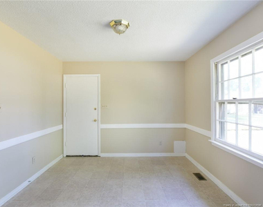 3249 Glenmore Drive - Photo Thumbnail 7