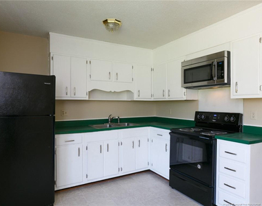 3249 Glenmore Drive - Photo Thumbnail 6