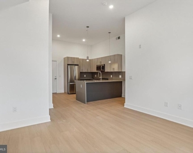 1731 Tilghman Street - Photo Thumbnail 4