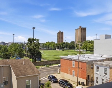 613 N Brooklyn Street - Photo Thumbnail 15