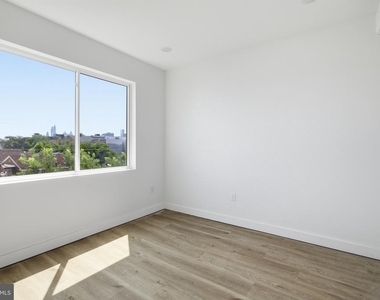 613 N Brooklyn Street - Photo Thumbnail 8