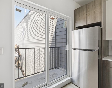 613 N Brooklyn Street - Photo Thumbnail 4