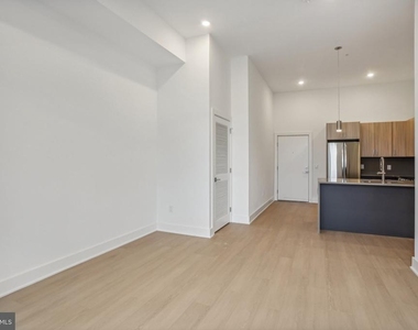 1731 Tilghman Street - Photo Thumbnail 7