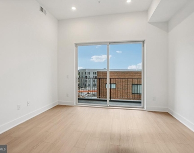 1731 Tilghman Street - Photo Thumbnail 9