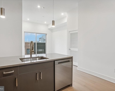 1731 Tilghman Street - Photo Thumbnail 8