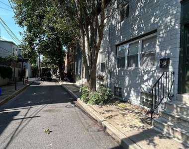 748 S Harshaw Street - Photo Thumbnail 1