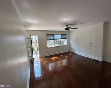 748 S Harshaw Street - Photo Thumbnail 3