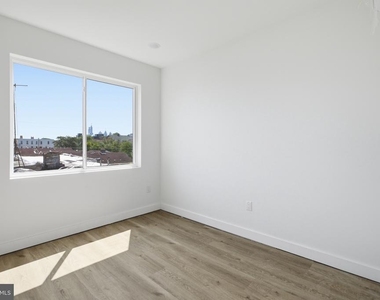 613 N Brooklyn Street - Photo Thumbnail 5