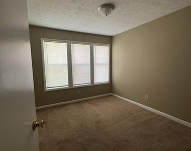 6801 Willowbrook Drive - Photo Thumbnail 5