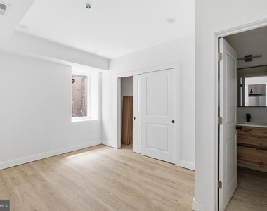 613 N Brooklyn Street - Photo Thumbnail 3