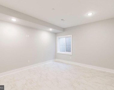 1906 E York Street - Photo Thumbnail 14