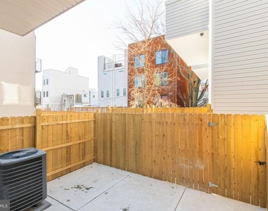 1906 E York Street - Photo Thumbnail 19