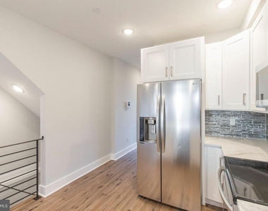 1906 E York Street - Photo Thumbnail 12