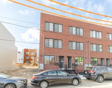 1906 E York Street - Photo Thumbnail 22