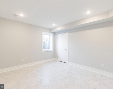 1906 E York Street - Photo Thumbnail 17