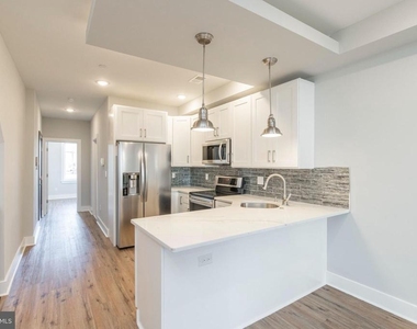 1906 E York Street - Photo Thumbnail 4