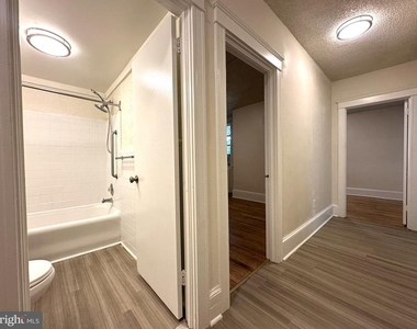 2809 W Queen Lane - Photo Thumbnail 12