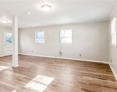 1089 Essex Place - Photo Thumbnail 4
