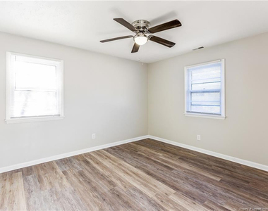 1089 Essex Place - Photo Thumbnail 18