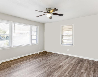 1089 Essex Place - Photo Thumbnail 8