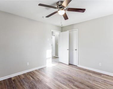 1089 Essex Place - Photo Thumbnail 19