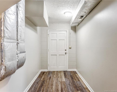 1089 Essex Place - Photo Thumbnail 7