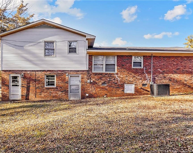 1089 Essex Place - Photo Thumbnail 27