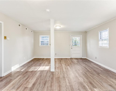 1089 Essex Place - Photo Thumbnail 5