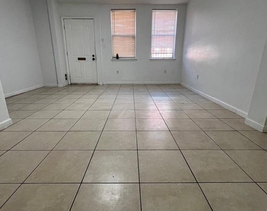 1610 W Diamond Street - Photo Thumbnail 25