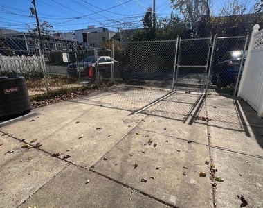 1610 W Diamond Street - Photo Thumbnail 29