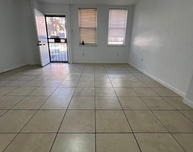 1610 W Diamond Street - Photo Thumbnail 26