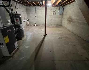 1610 W Diamond Street - Photo Thumbnail 27
