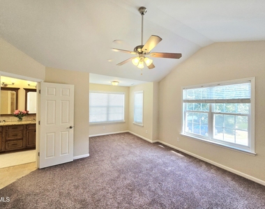 5525 Keowee Way - Photo Thumbnail 6