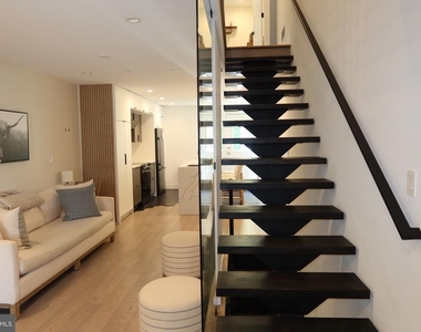 166 W Laurel Street - Photo Thumbnail 9
