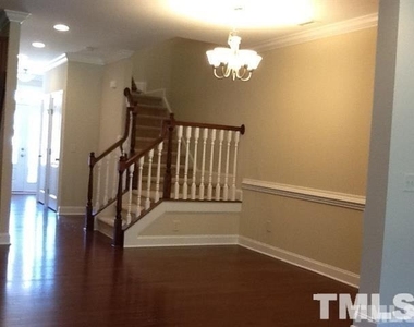 423 Talons Rest Way - Photo Thumbnail 2