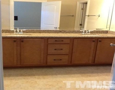 423 Talons Rest Way - Photo Thumbnail 8