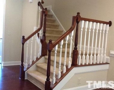 423 Talons Rest Way - Photo Thumbnail 4