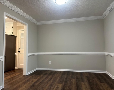 7029 Eastridge Drive - Photo Thumbnail 8