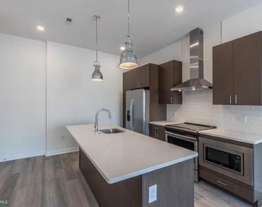 710 N 16th Street - Photo Thumbnail 5