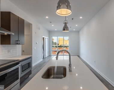 710 N 16th Street - Photo Thumbnail 2