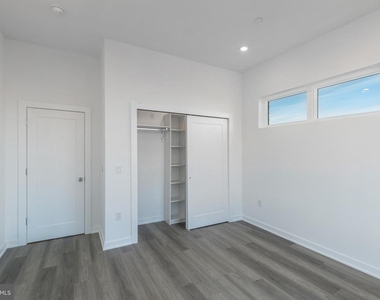 710 N 16th Street - Photo Thumbnail 16