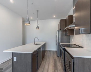 710 N 16th Street - Photo Thumbnail 9