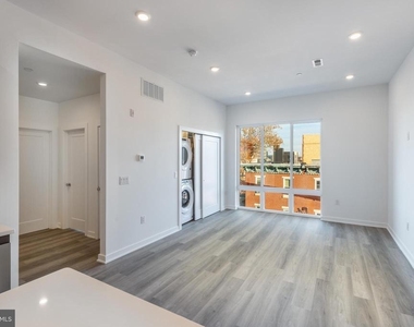 710 N 16th Street - Photo Thumbnail 4
