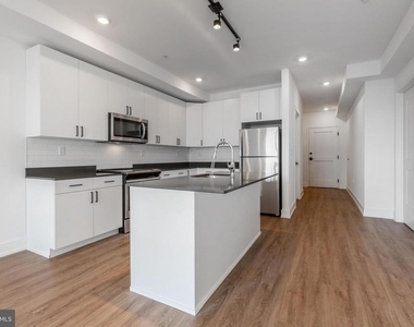 1519 Ridge Avenue - Photo Thumbnail 6