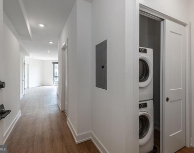 1519 Ridge Avenue - Photo Thumbnail 1
