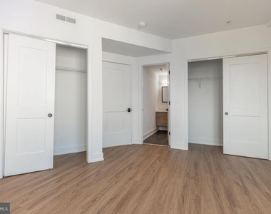 1519 Ridge Avenue - Photo Thumbnail 11