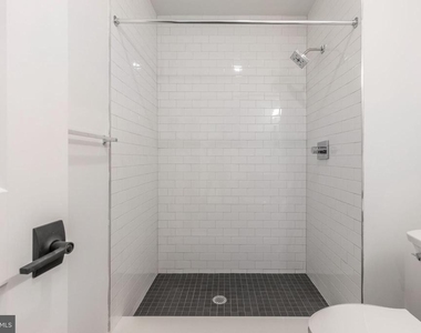 1519 Ridge Avenue - Photo Thumbnail 15