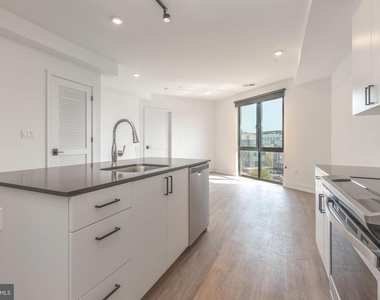 1519 Ridge Avenue - Photo Thumbnail 3