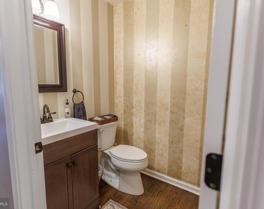 276 Parker Avenue - Photo Thumbnail 10