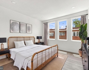 2435 Fitzgerald Street - Photo Thumbnail 12